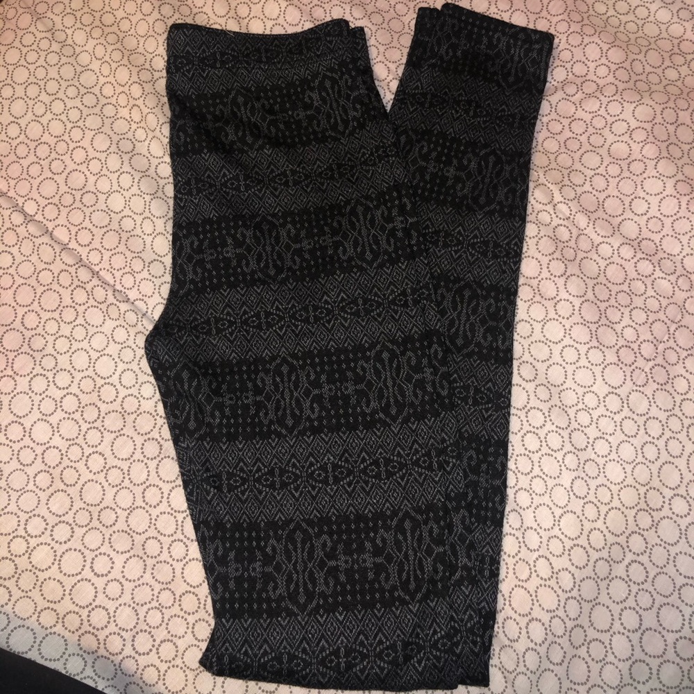 $8 with any purchase! Hollister leggings